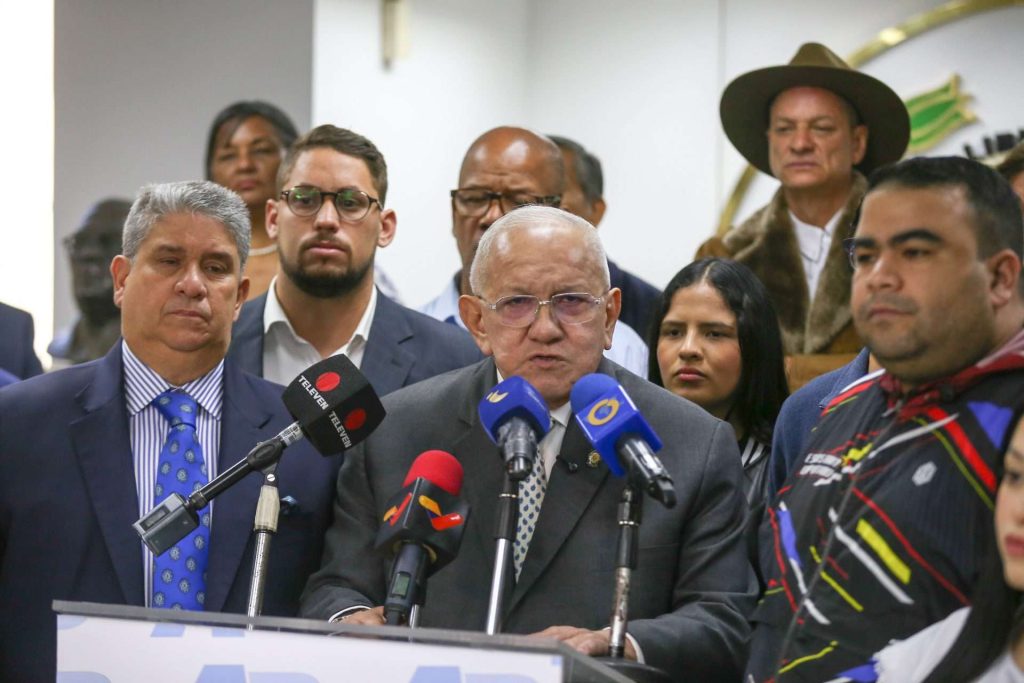 AD evalúa reforma a Ley de Hidrocarburos como oportunidad histórica