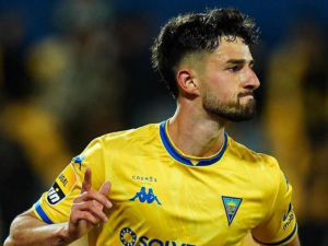 Alejandro Marqués aportó para la victoria del Estoril