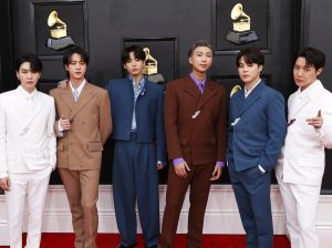 BTS anuncia gira mundial tras pagar servicio militar