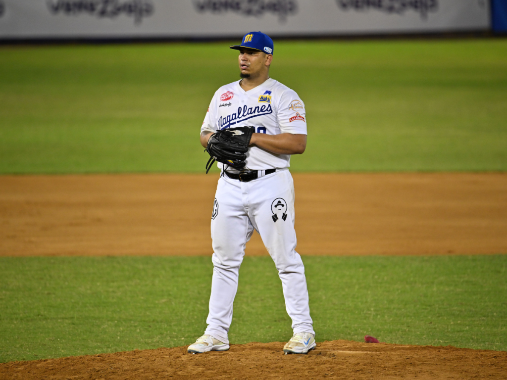 Batazo de Ángel Reyes le da la victoria a Magallanes