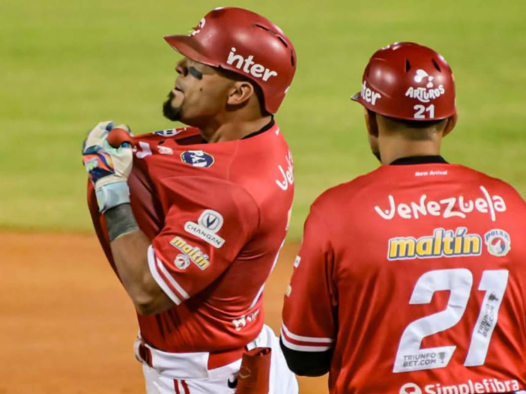 Cardenales derrota y elimina a las Águilas del Zulia