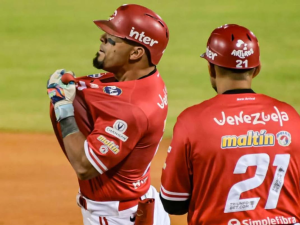 Cardenales derrota y elimina a las Águilas del Zulia