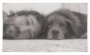 Cocoa, la perrita de gira, cruzó el arcoíris