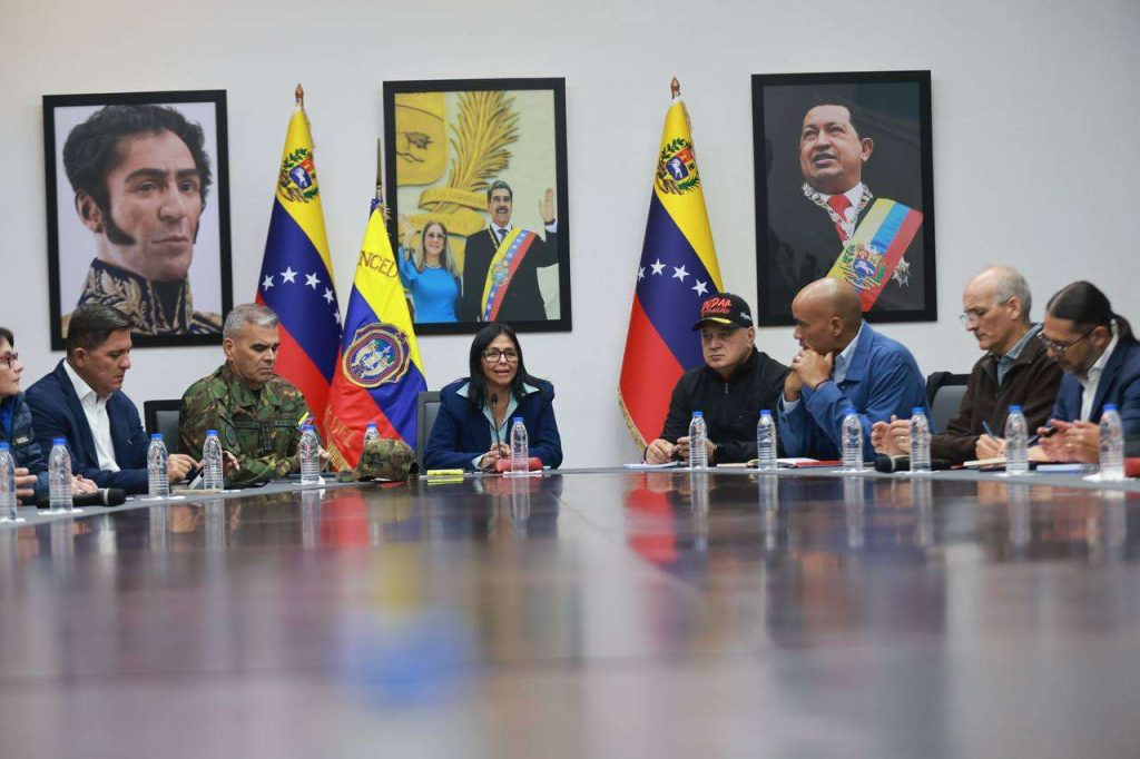 Delcy Rodríguez visitó a los heridos que combatieron el ataque de EEUU