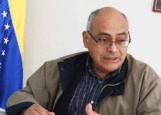 Designan a Carlos Alvarado como nuevo presidente del IVSS