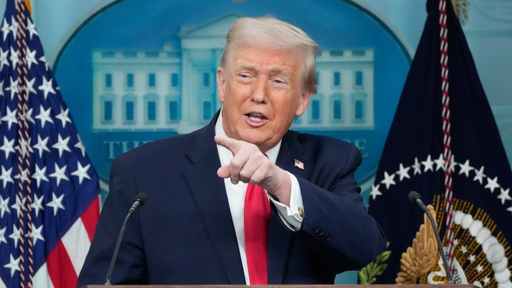 Donald Trump anuncia que EEUU empezará las operaciones de perforación petrolera en Venezuela