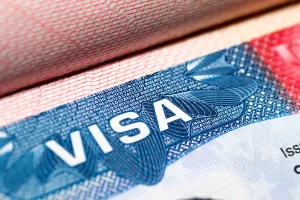 EEUU suspende visas de inmigrantes para 75 países