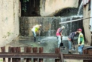 Ejecutan labores de saneamiento en dos quebradas en Antímano