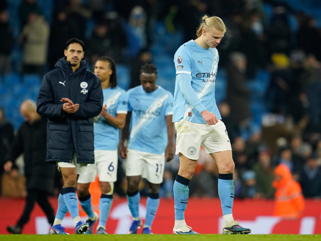 El Manchester City pierde chance de igualar al líder