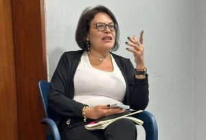 El pueblo defiende su legado político y cultural