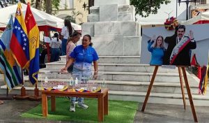 El pueblo escribe cartas en apoyo al presidente Maduro y Cilia Flores