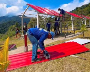 Embellecen vía hacia Ocumare de la Costa para el Carnaval 2026