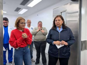 En el Periférico de Catia reinauguran cinco quirófanos