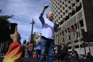 Gobernador Serrano confirmó ataques a aeropuertos y Fuerte Guaicaipuro 