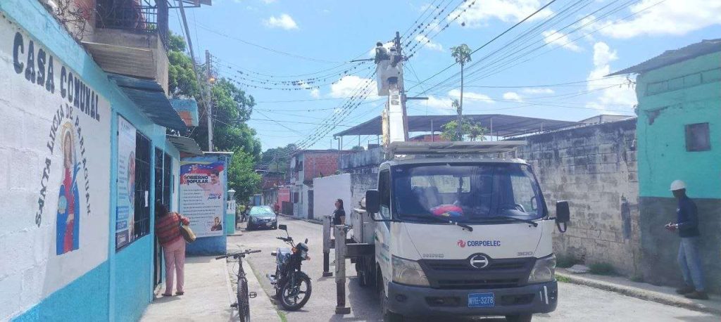 Instaladas luminarias LED en sitios turísticos de Santa Lucía del Tuy 