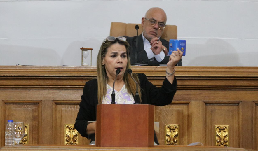 'Los dos únicos presos políticos en Venezuela son Nicolás Maduro y Cilia Flores'