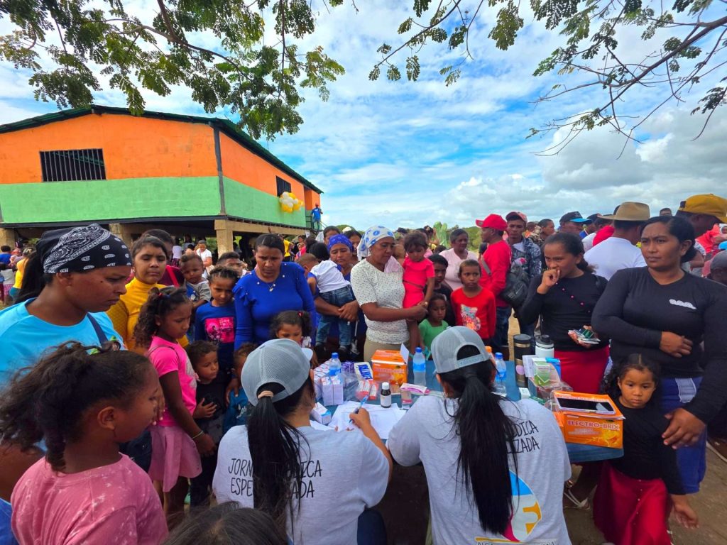 Jornada social integral beneficia a seis comunidades lejanas de Apure