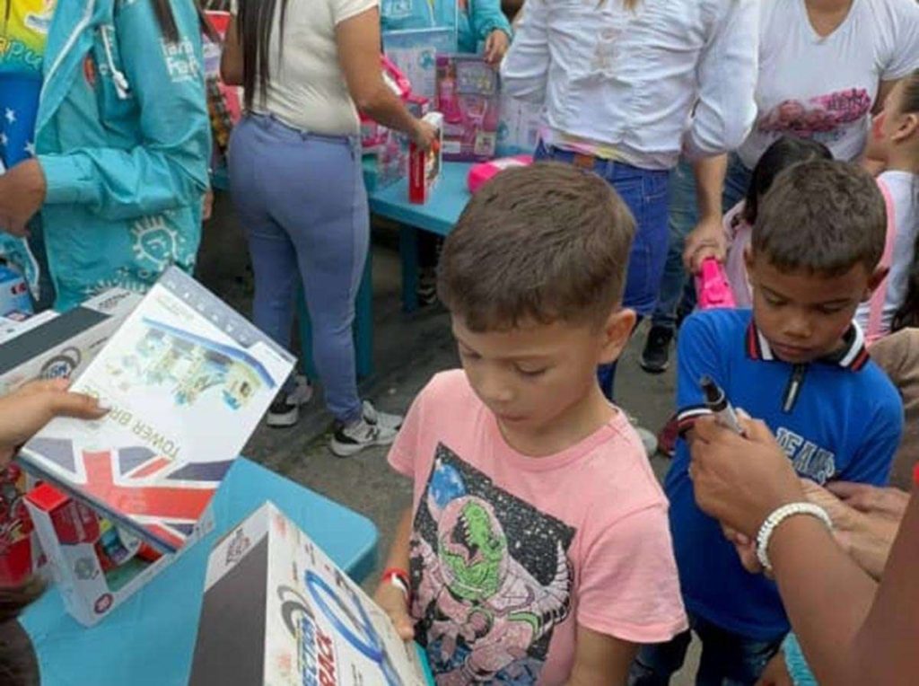 Más de 250 niños celebraron llegada de los Reyes Magos en Los Teques