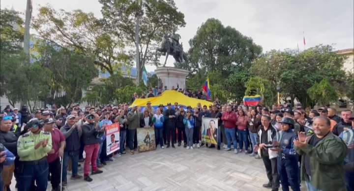 Merideños exigen prueba de vida del presidente Nicolás Maduro