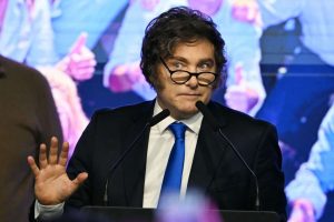 Milei da la bienvenida a 2026 con subida de servicios básicos