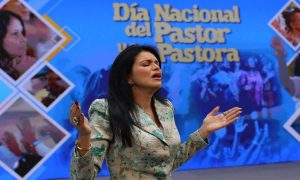 Pastores elevan oración por la paz de Venezuela y retorno del presidente