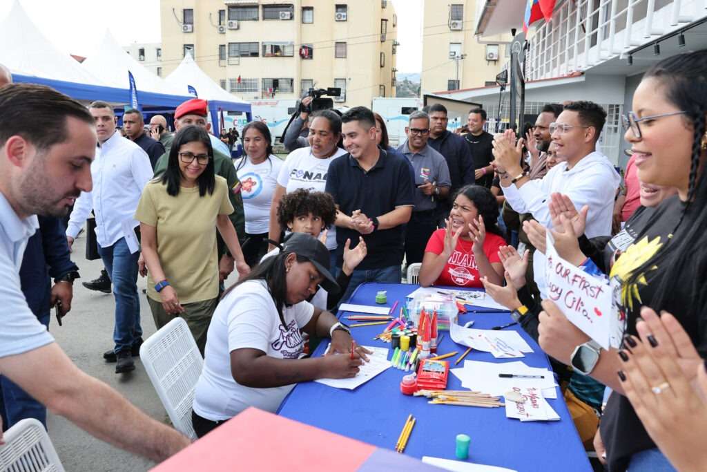 Presidenta (E) Delcy Rodríguez lidera jornada integral en Fuerte Tiuna