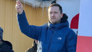 Primer ministro de Groenlandia pide prepararse para una invasión de EEUU