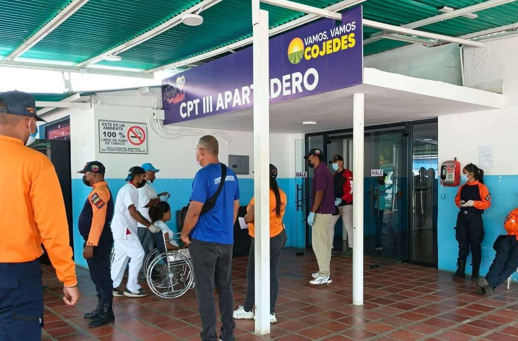 Reportan 32 personas intoxicadas en un liceo de Cojedes