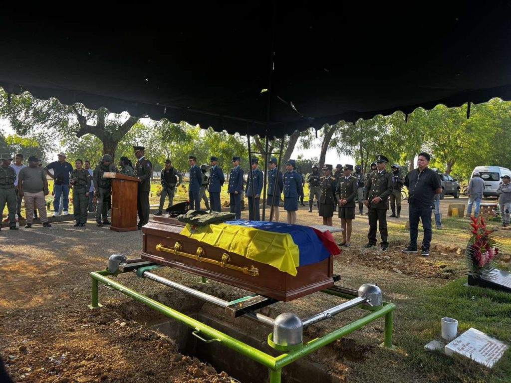 Rindieron honores a militares asesinados por Estados Unidos