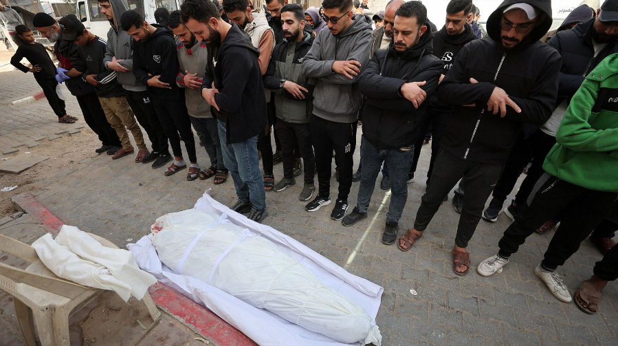 26 palestinos muertos en Gaza por ataques israelíes pese al alto el fuego