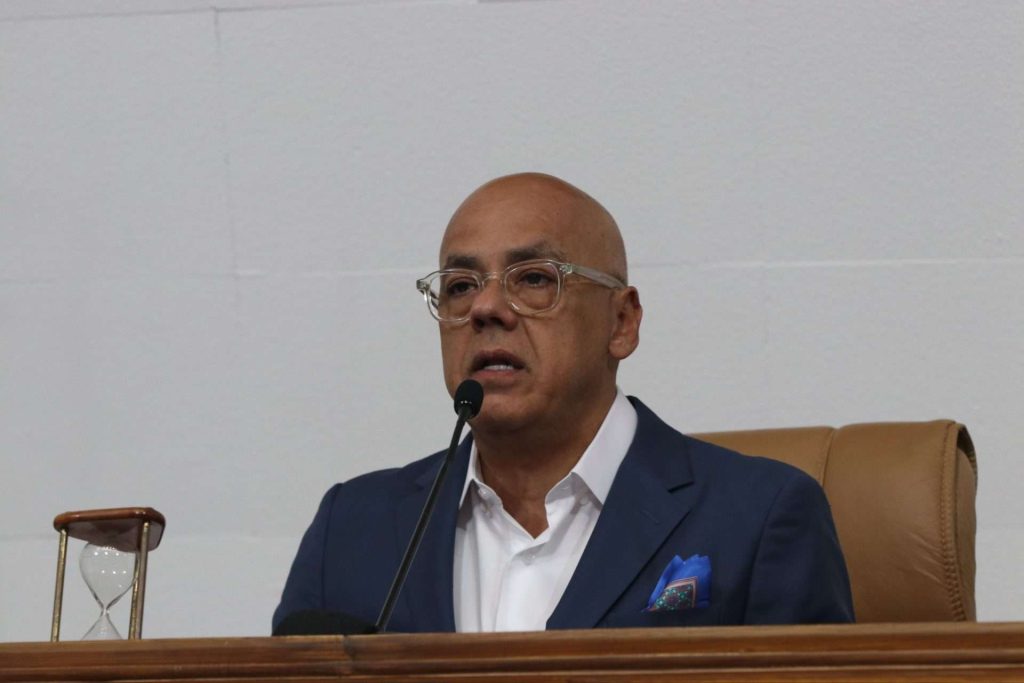 Senado de EEUU aprueba resolución para impedir acciones militares contra Venezuela