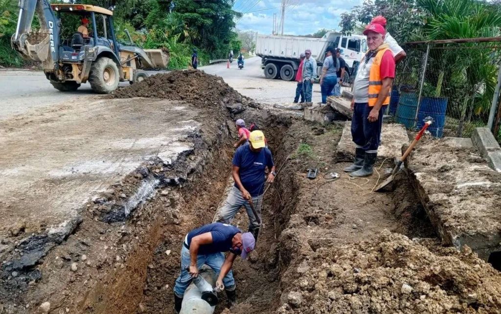 Sustituyen tramo de tubería matriz en la carretera Yare-Ocumare