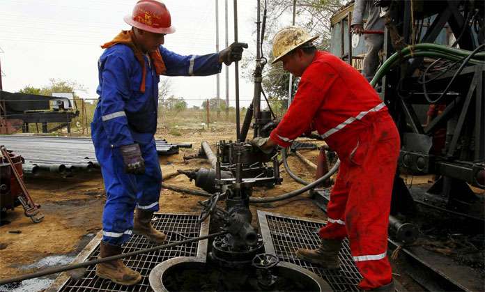 Trump bloquea confiscación de fondos del petróleo venezolano