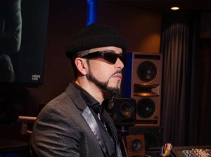 Yandel presenta su nuevo álbum con grandes del reguetón