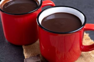 ¿Con cacao en polvo o chocolate? ¿Con qué hacer el chocolate caliente?