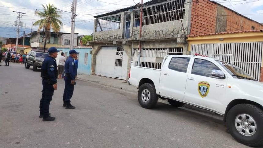 Adolescente murió al caer de un autobús ‘repleto de pasajeros’