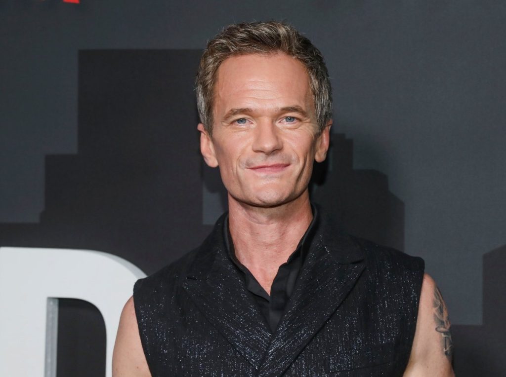 Actor Neil Patrick Harris le hace la cruz a la política