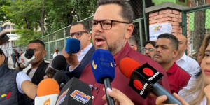 Antonio Ecarri plantea que la Ley de Amnistía incluya la deuda social hacia pensionados y sindicalistas