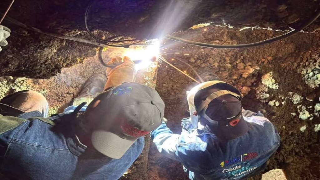 Autoridades atienden avería en tubería matriz en los Valles del Tuy y El Valle