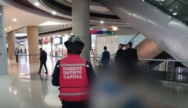Una joven de 23 años muere tras lanzarse desde un piso alto en centro comercial Líder