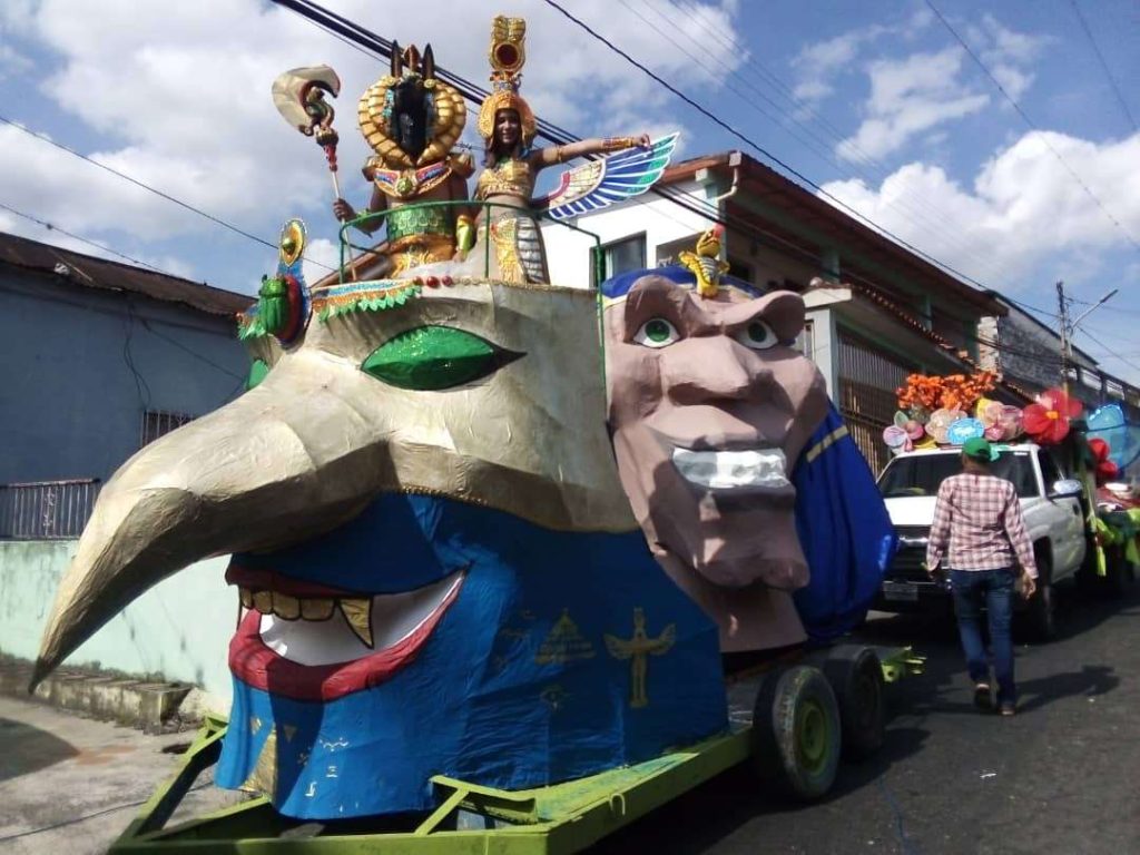 Calles de Boconó se desbordan de colorido, música e ingenio