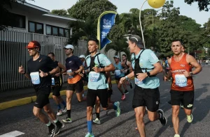 Jorge Castelblanco y Silvia Ortiz se coronan con récord en la décima edición del Maratón CAF 2026 en Caracas