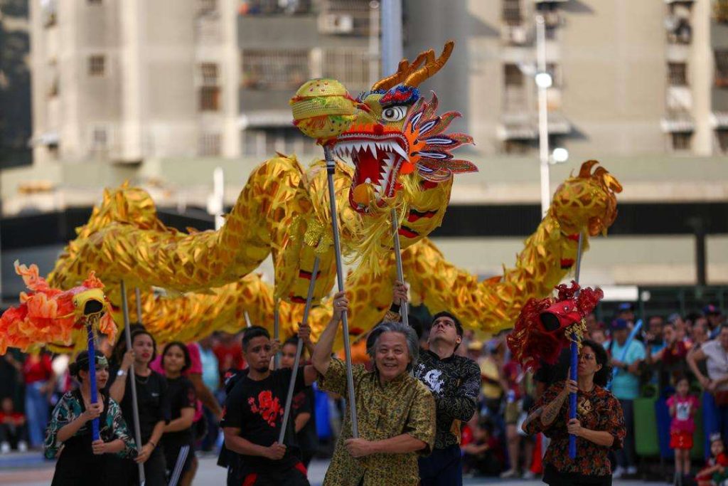 Caracas dio la bienvenida al Año del Caballo de Fuego