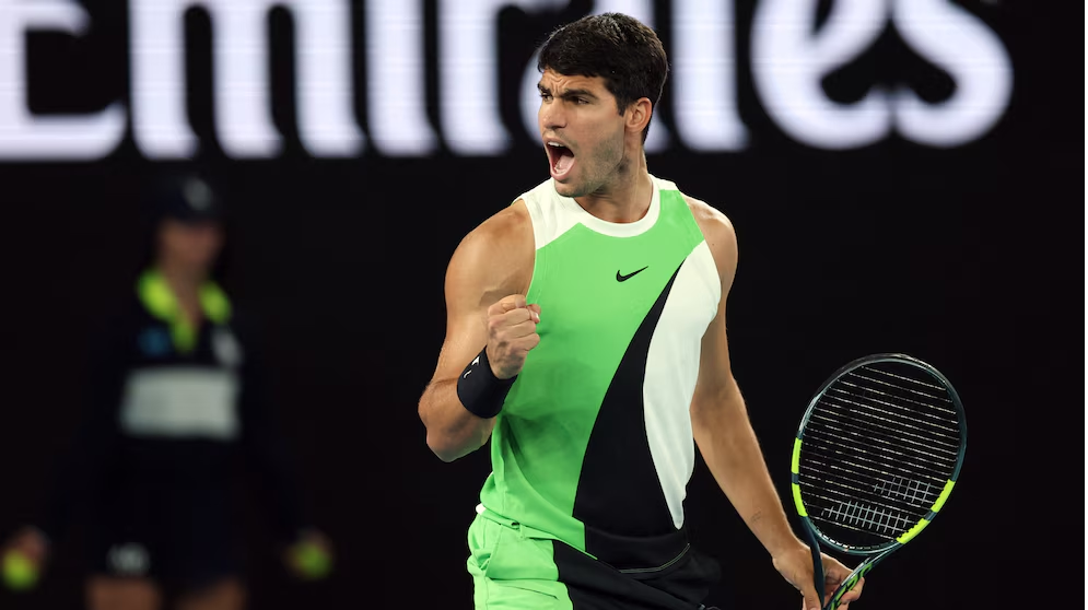 Carlos Alcaraz conquista por primera vez el Open de Australia tras apagar a un combativo Djokovic