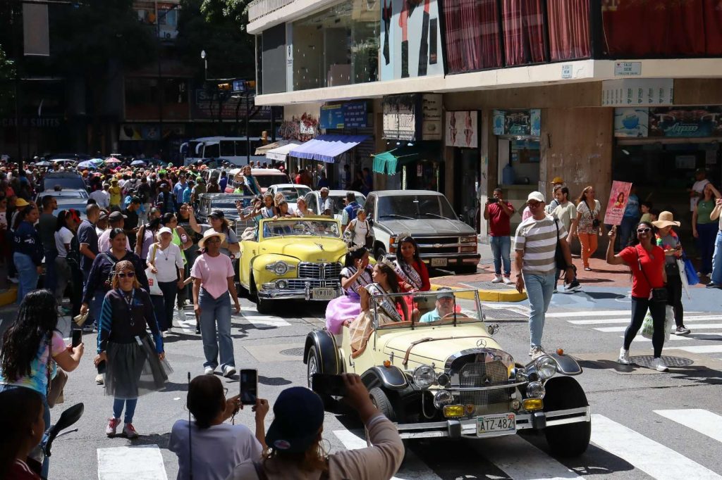 Chacao se llenó de color y alegría con el tradicional Grito de Carnaval 2026