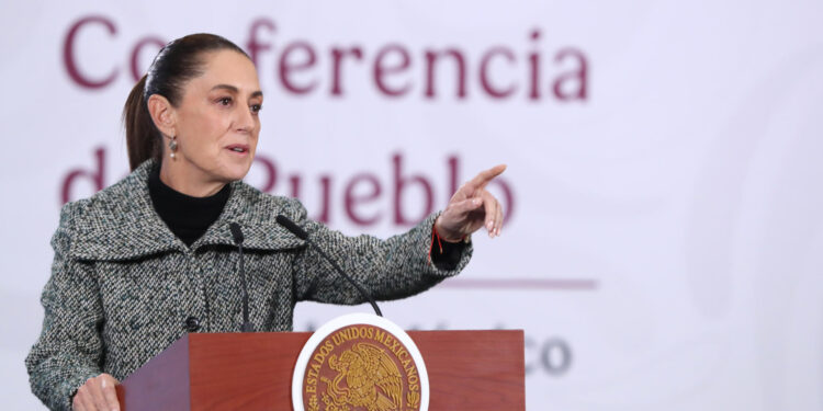 México abre la puerta a un puente aéreo con Cuba tras enviar ayuda humanitaria