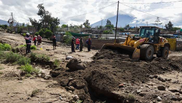 Declaran emergencia en varios distritos de 14 regiones peruanas por lluvias