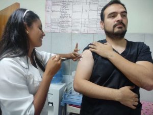 Despliegan vacunación contra la fiebre amarilla en regiones priorizadas