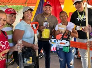 Entregan herramientas a 29 comunidades de Santa Teresa del Tuy 