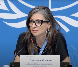 Familia de Francesca Albanese demanda a Trump por imposición de sanciones